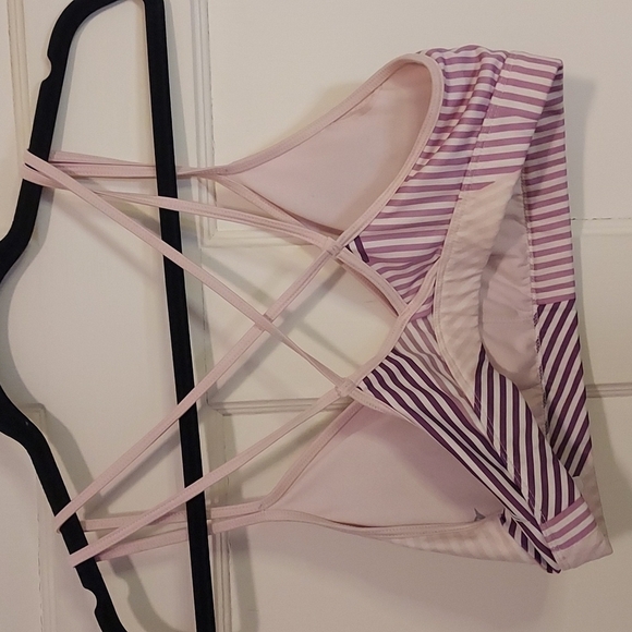 Old Navy Active Go Dry Medium Support Sports Bra - Picture 3 of 7